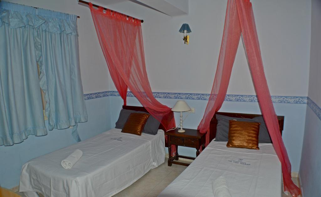 Apartamentos De Las Heras Ibiza Extérieur photo